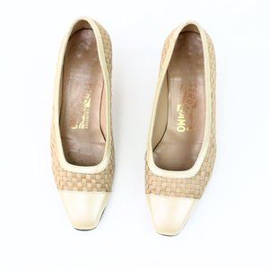 Salvatore Ferragamo pump - Cream Sz7